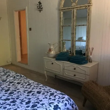 Confortable Au Calme A L'etang Du Stock Alpehytte Langatte