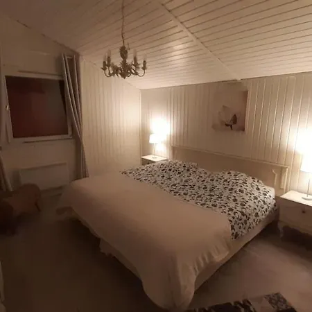 Chalet Confortable Au Calme A L'etang Du Stock Langatte